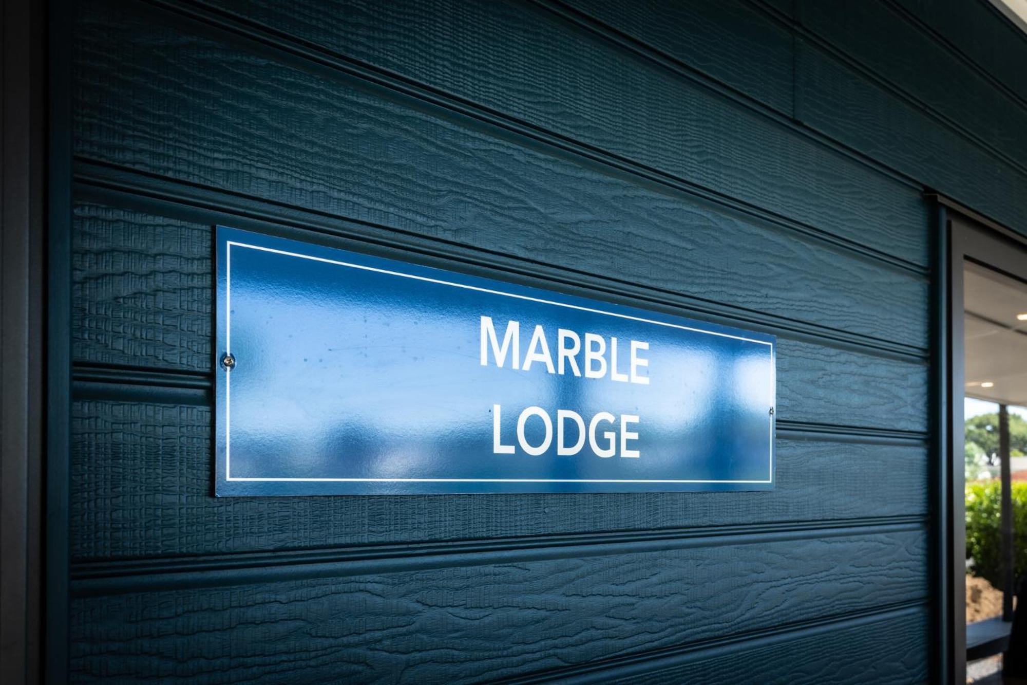 Cambridge Top 10 Holiday Park Exterior foto